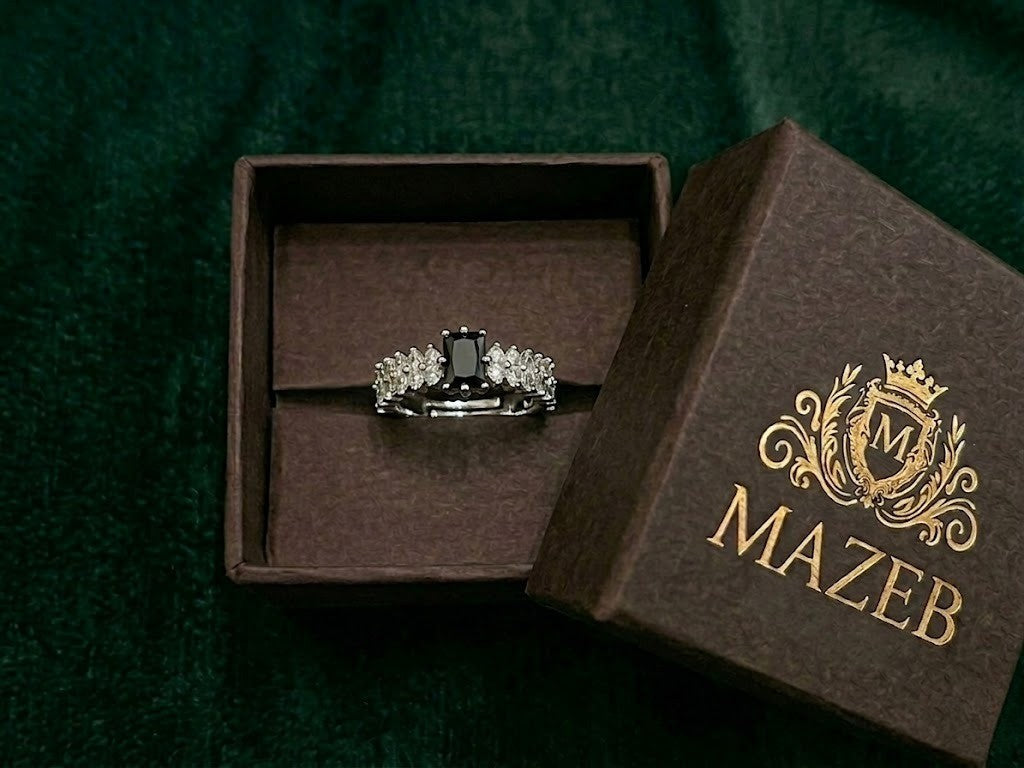 Silver Adjustable Ring with Black Stone – MR‑002