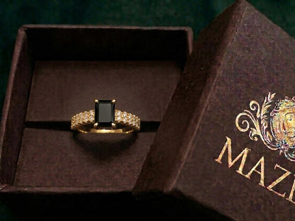 Gold Adjustable Ring with Black Stone – MR‑004